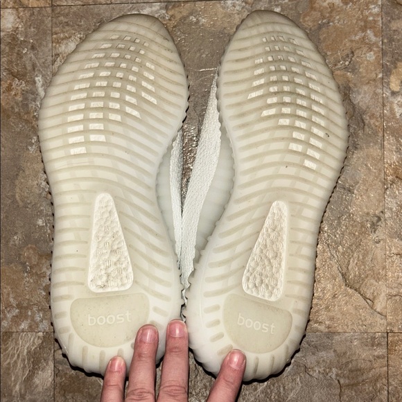 Adidas Yeezy Boost 350 V2 Cream White Men’s 9 Women’s 10 - Picture 4 of 5